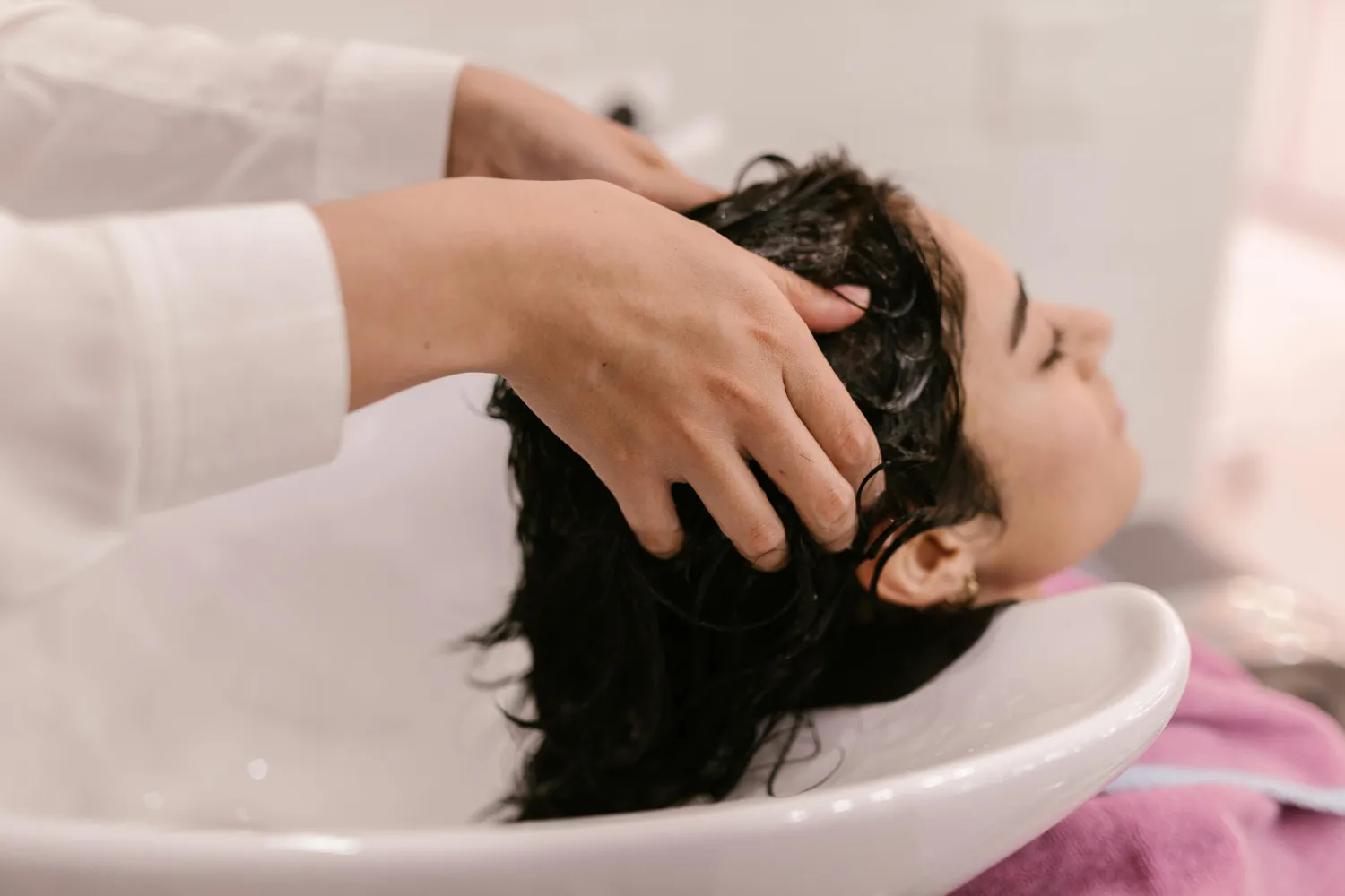 Best Dry Shampoo for Fine Hair That Adds Volume Fast